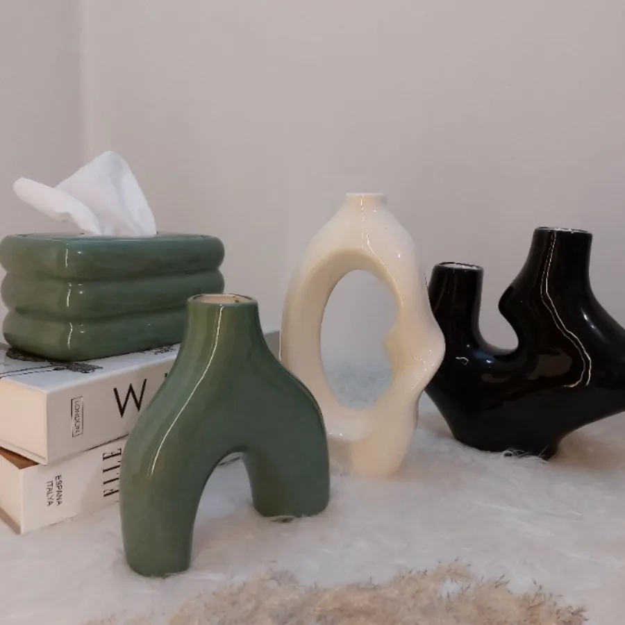 گلدان مشکی دکوراتیو