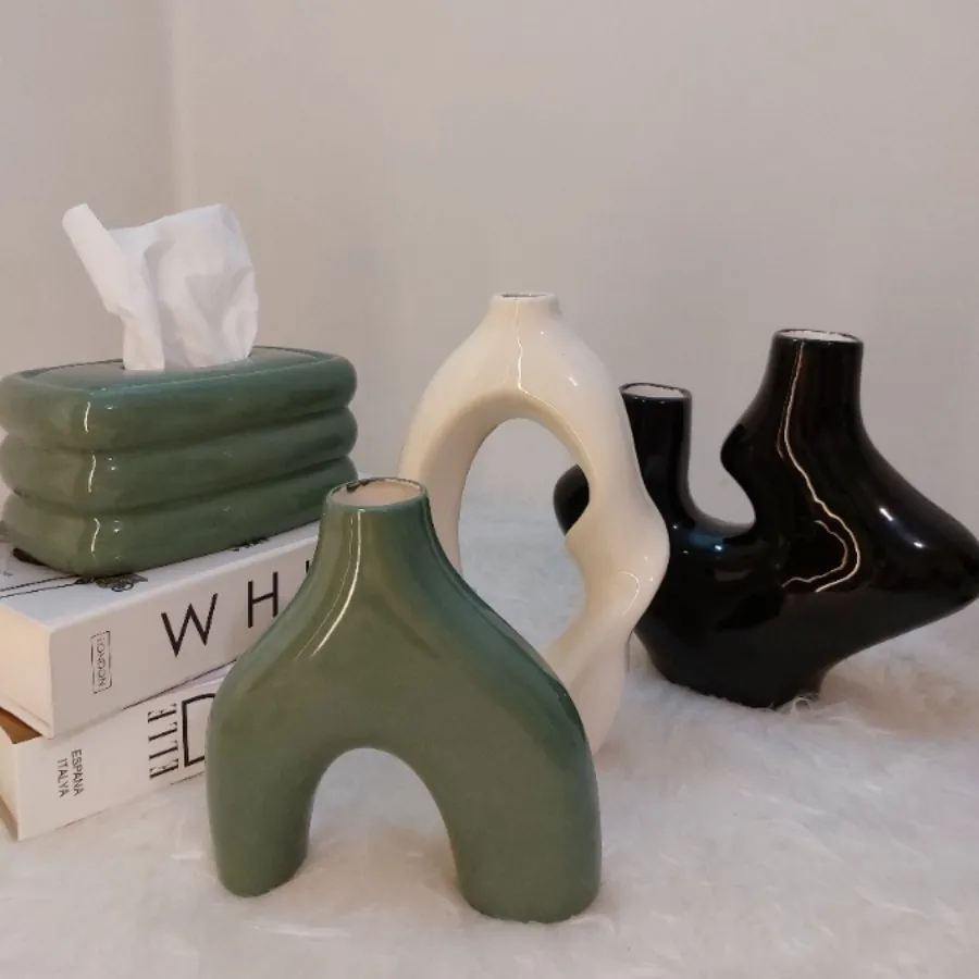 گلدان دکوراتیو کرمی