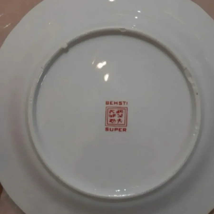 بشقاب چینی مرغی