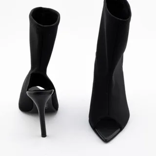 نیم بوت ترند جورابی استرج