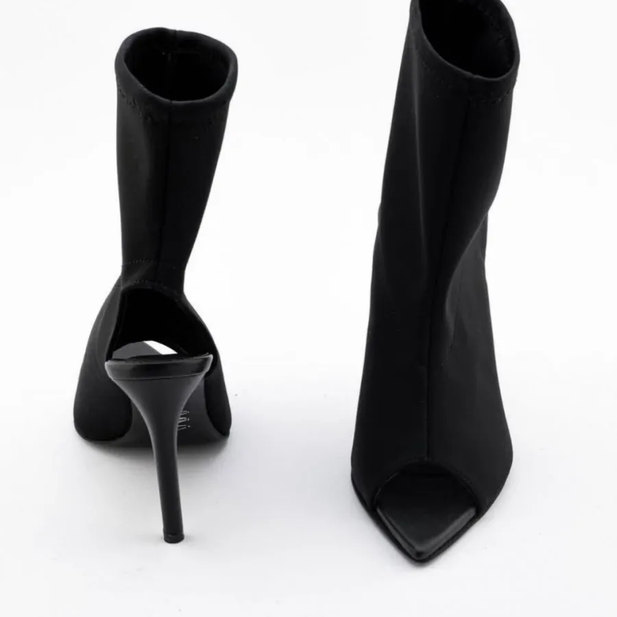 نیم بوت ترند جورابی استرج