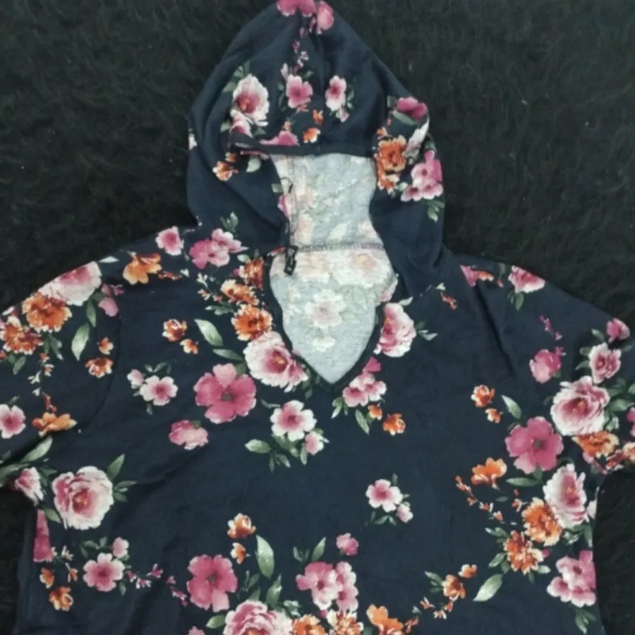 هودی کلاهدار خارجی