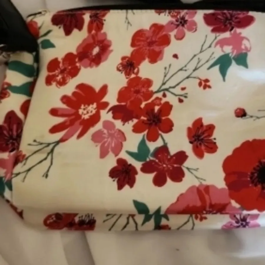 کراس بادی فلورال Venca