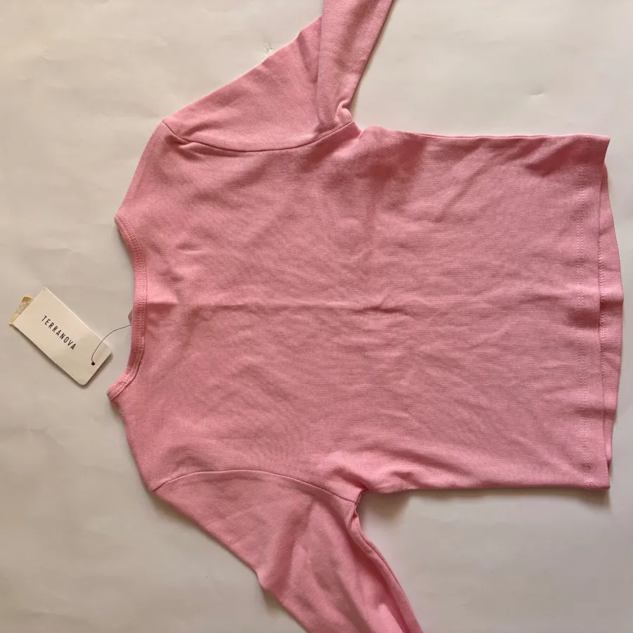 نیم تنه صورتی