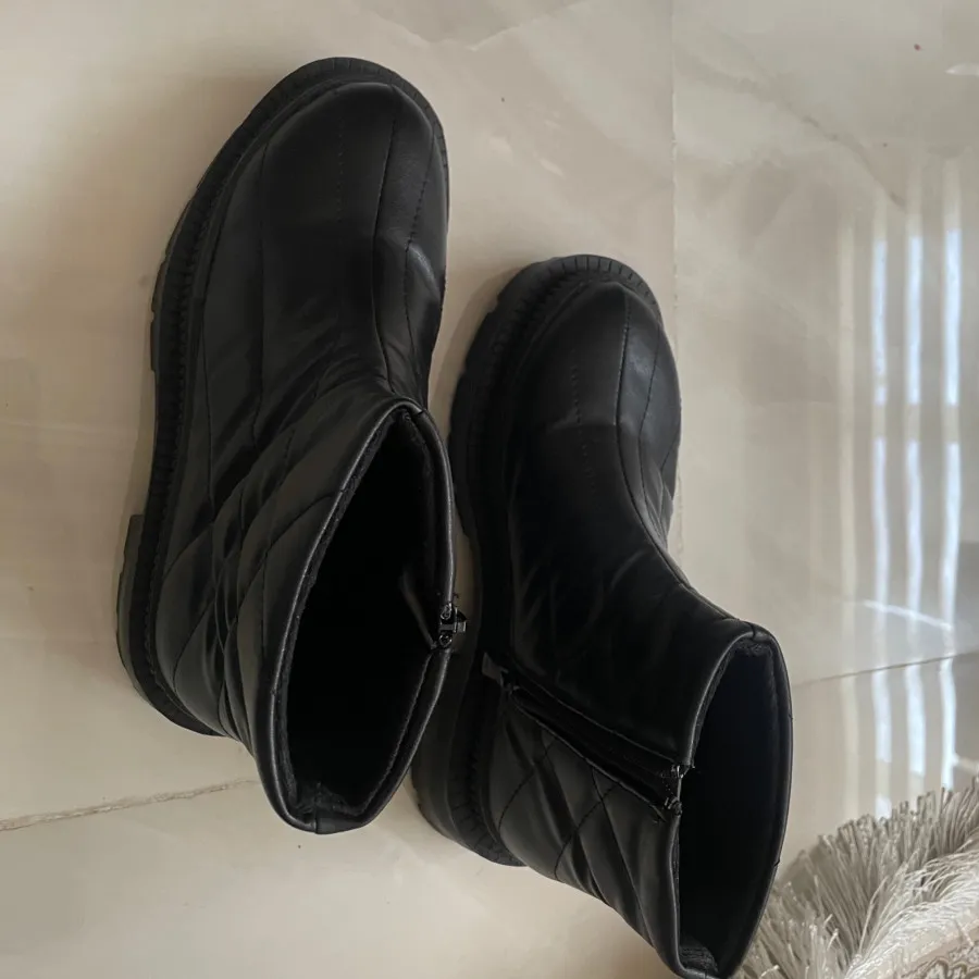 نیم بوت دخترانه