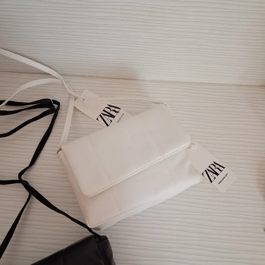 کیف طرح زارا بالشتی