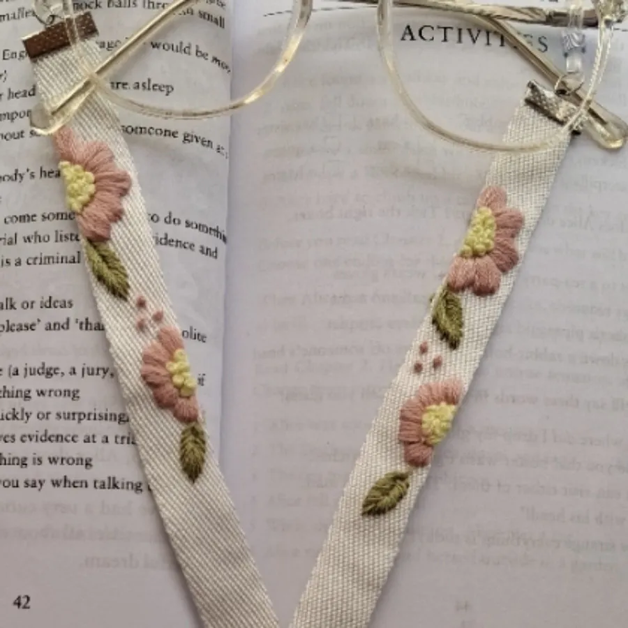 بند عینک گلدوزی