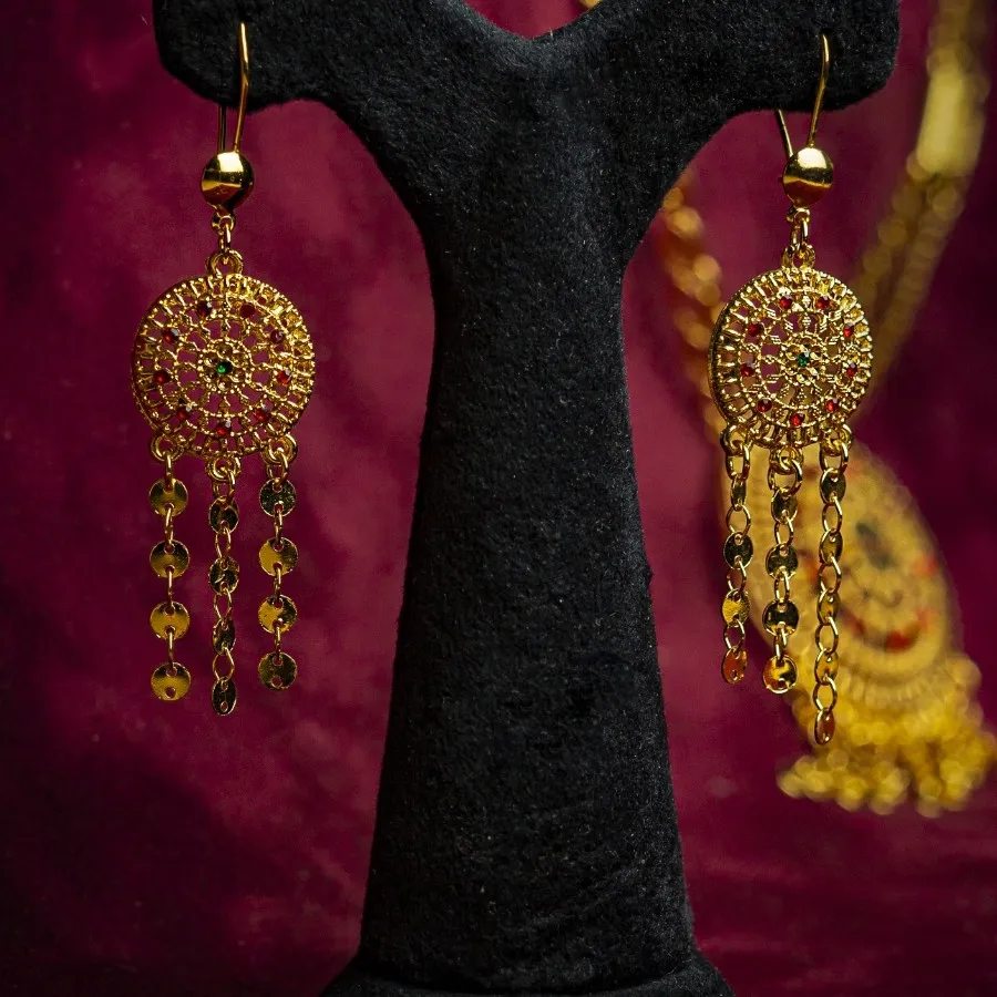 مدال و گوشواره هندی