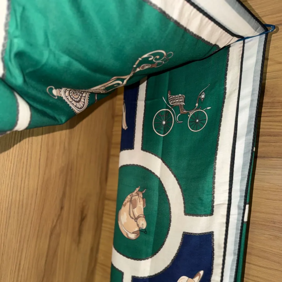 روسری قواره بزرگ طرحدار