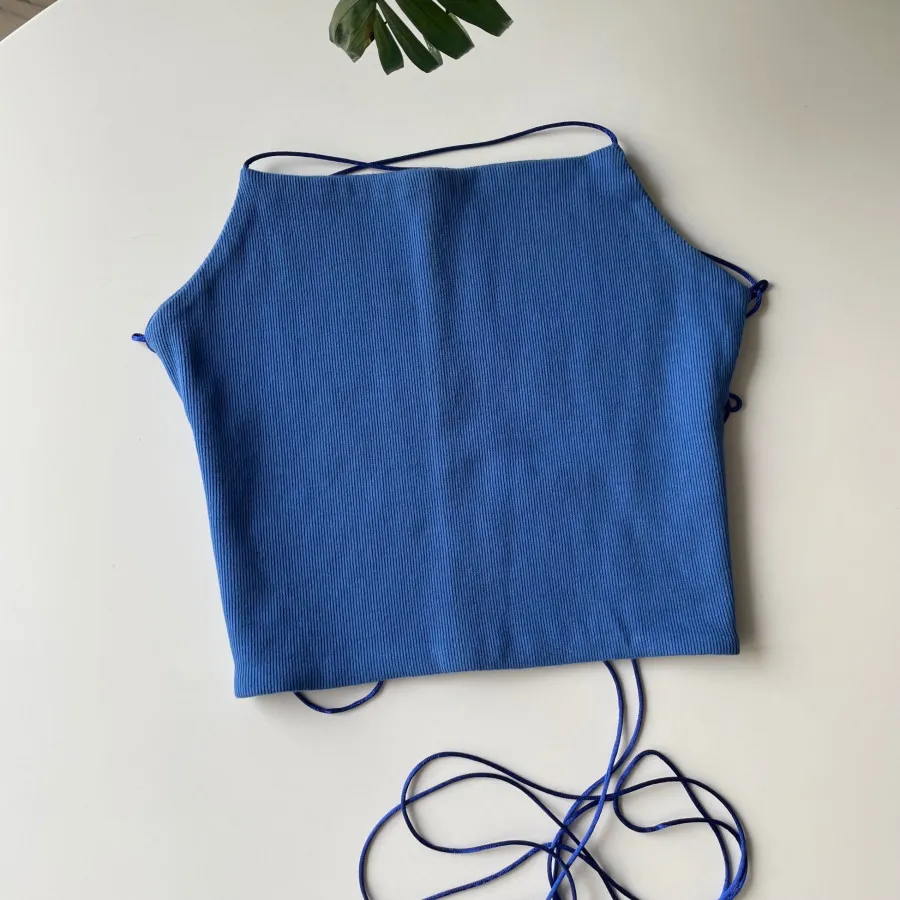 کراپ تاپ پشت بندی