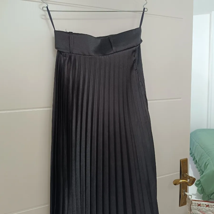 دامن پلیسه مشکی