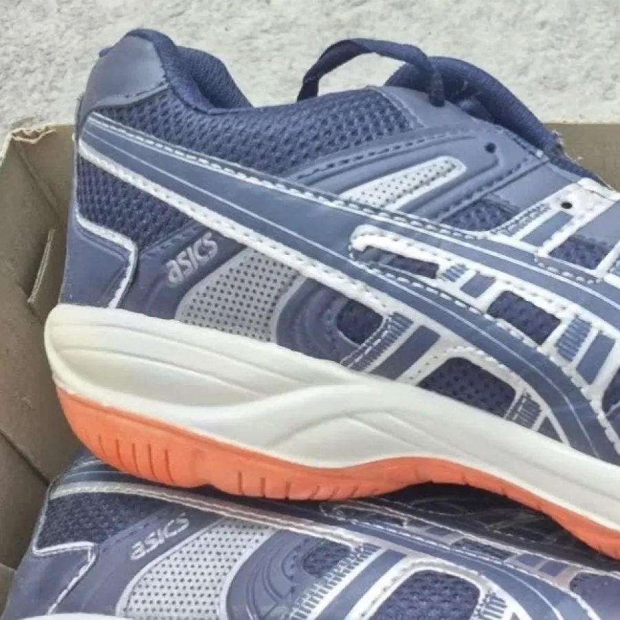 کفش پیاده روی والیبال