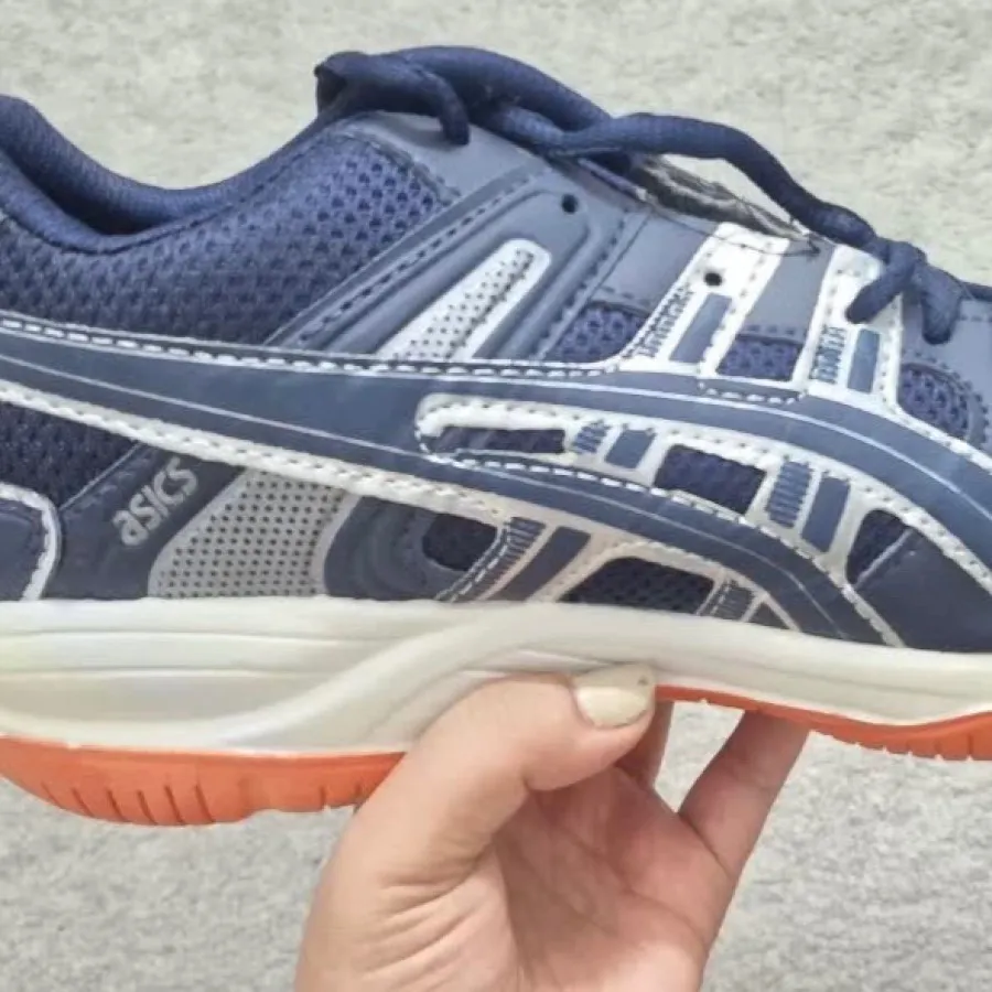 کفش پیاده روی والیبال