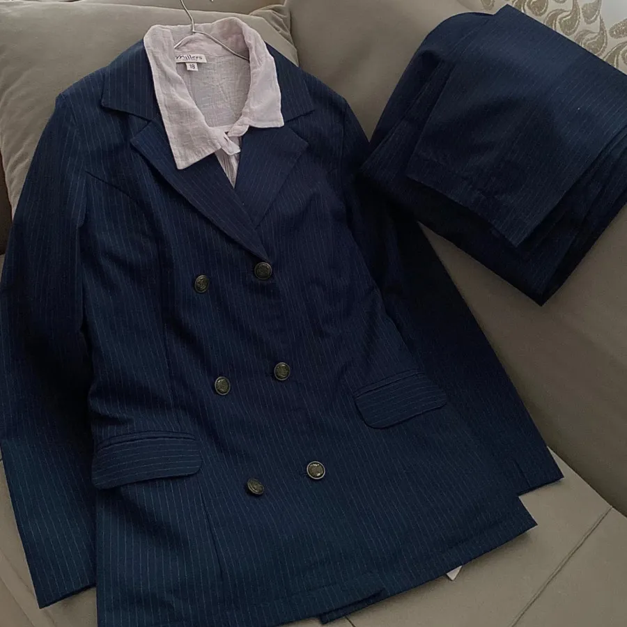 کت و شلوار دیپلمات