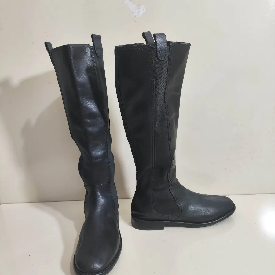 بوت وارداتی چرم