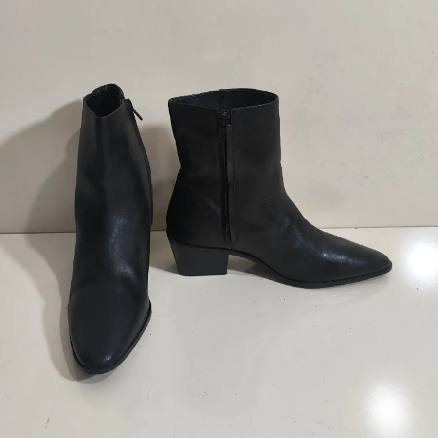 بوت زارا اورجینال