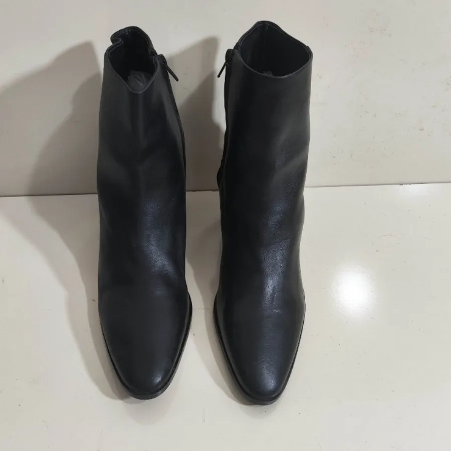 بوت زارا اورجینال