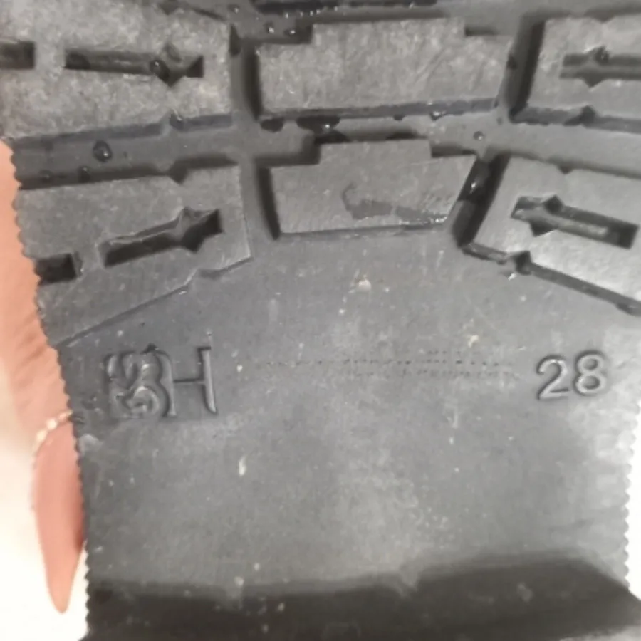 بوت بچه گانه