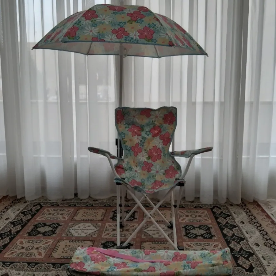 صندلی و چتر ساحلی