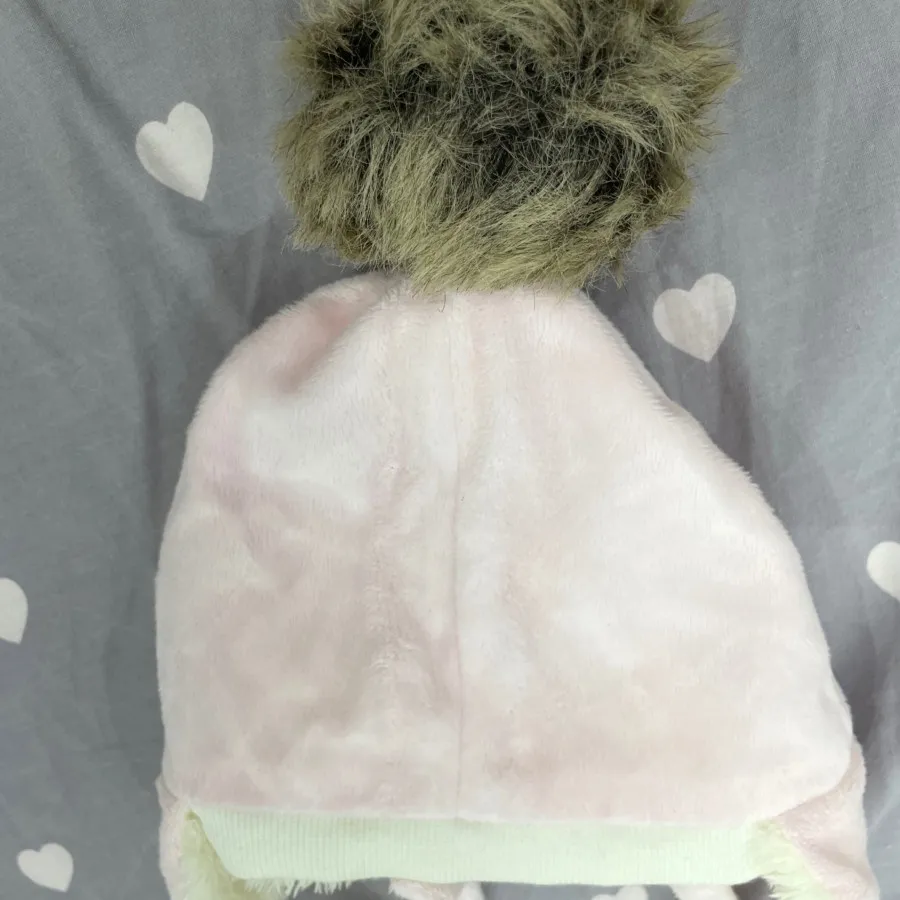 کلاه داخل ببعی