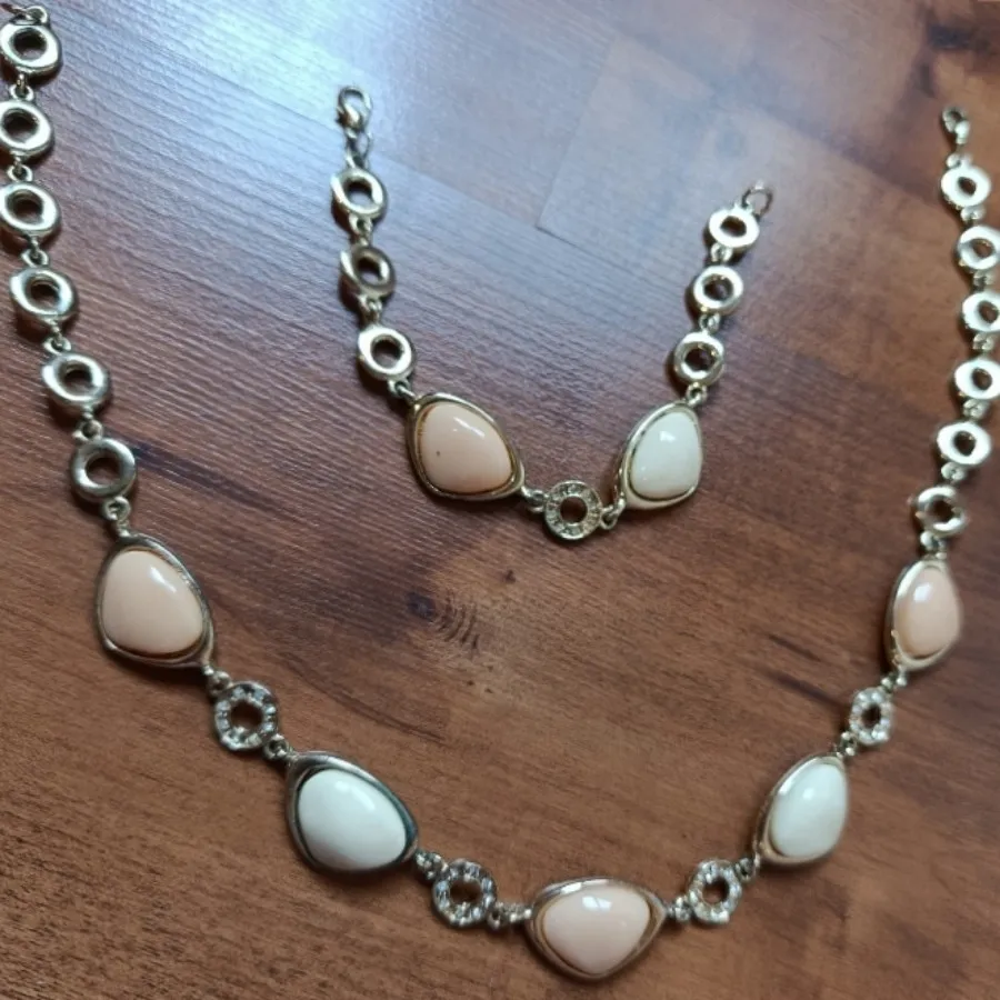 سرویس زیورآلات رنگ ثابت