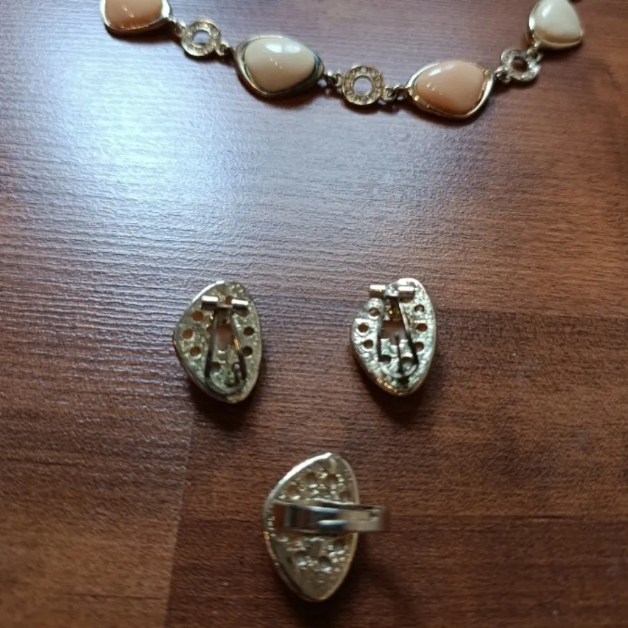 سرویس زیورآلات رنگ ثابت