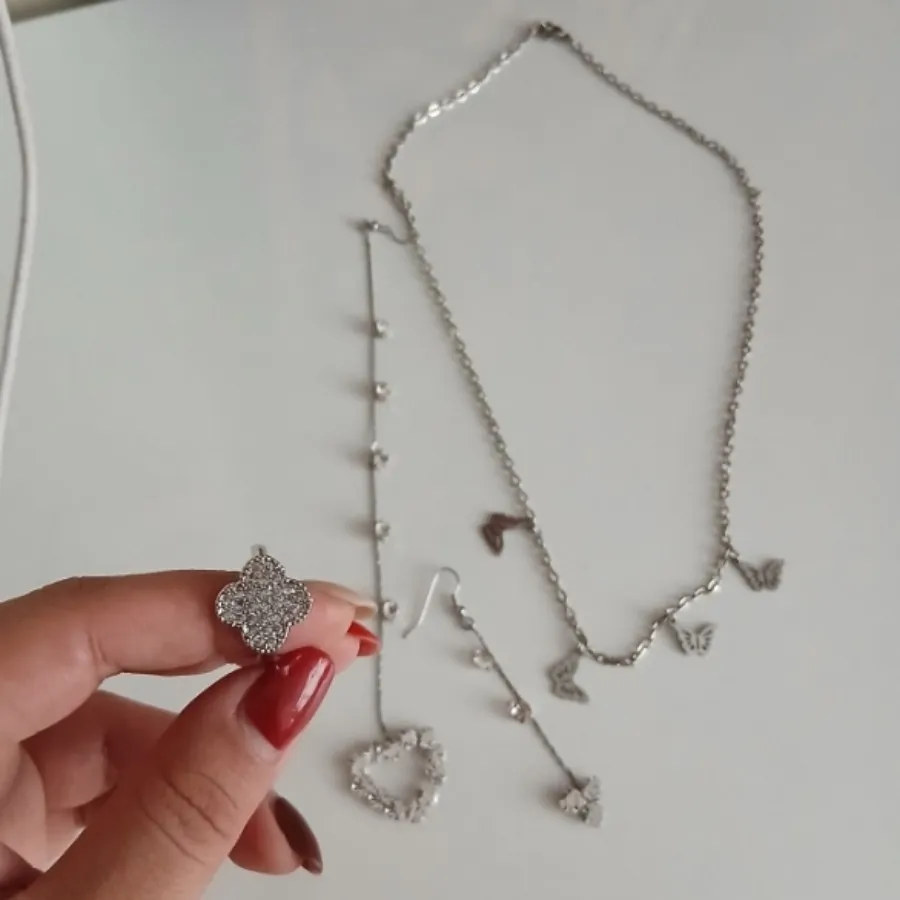 اکسسوری نگین دار