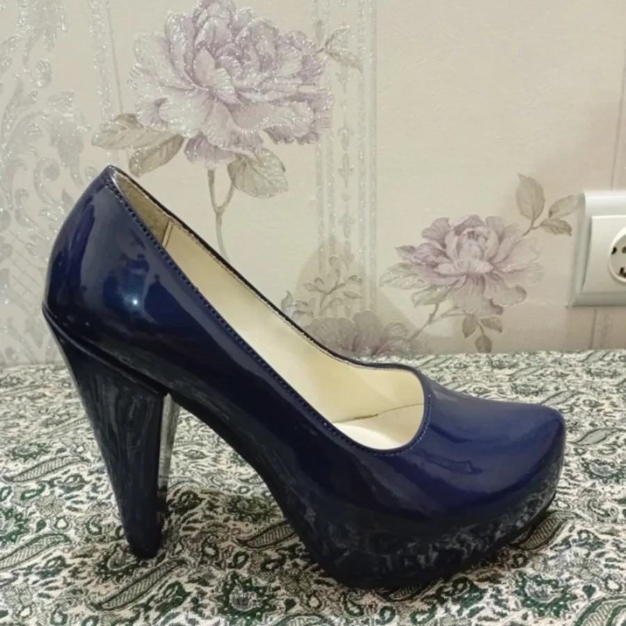 کفش پاشنه بلند سورمه ای