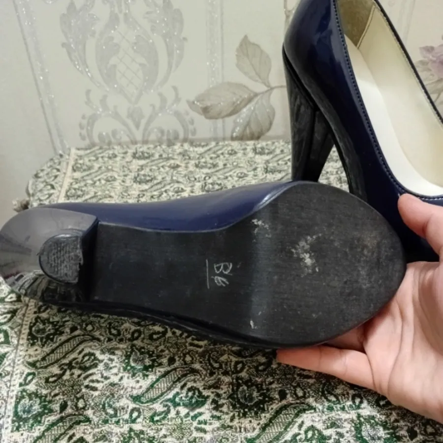 کفش پاشنه بلند سورمه ای