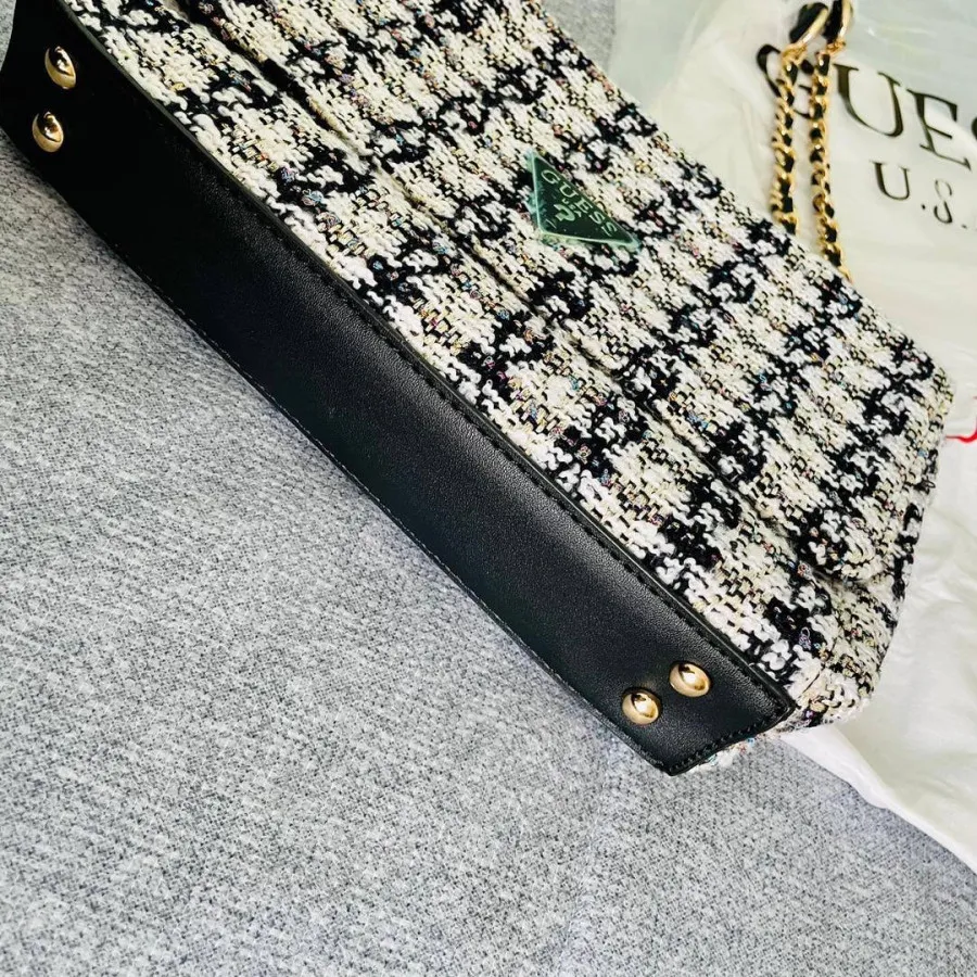 کیف سرمه ای GUESS