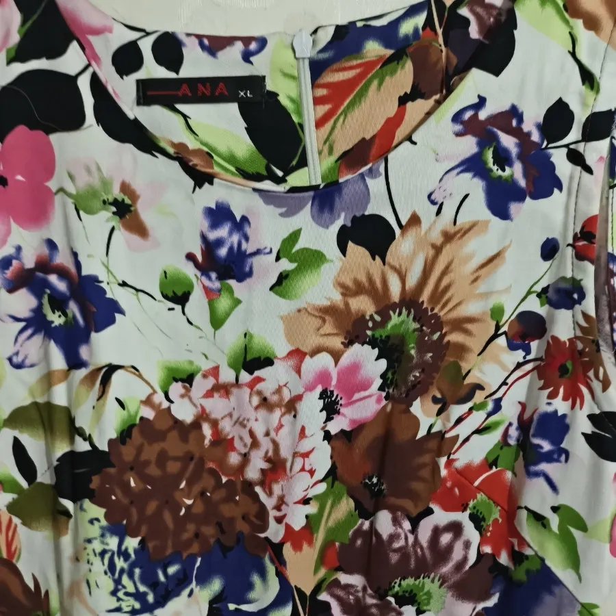 پیراه گلدار