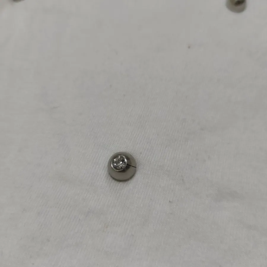 تیشرت نگین دار