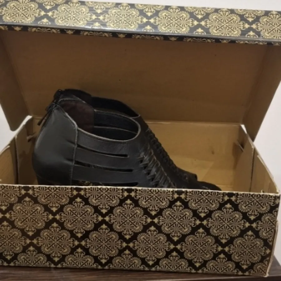 کفش مشکی زیپ دار