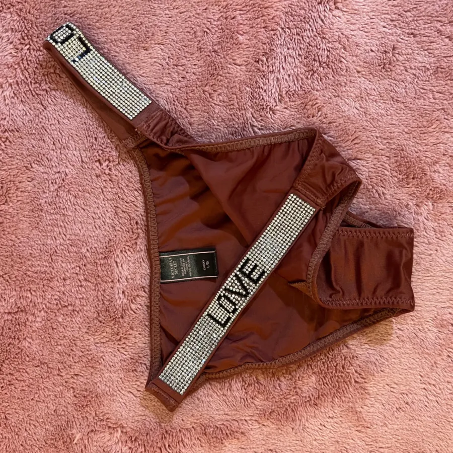 شورت زیبای ویکتوریا سیکرت