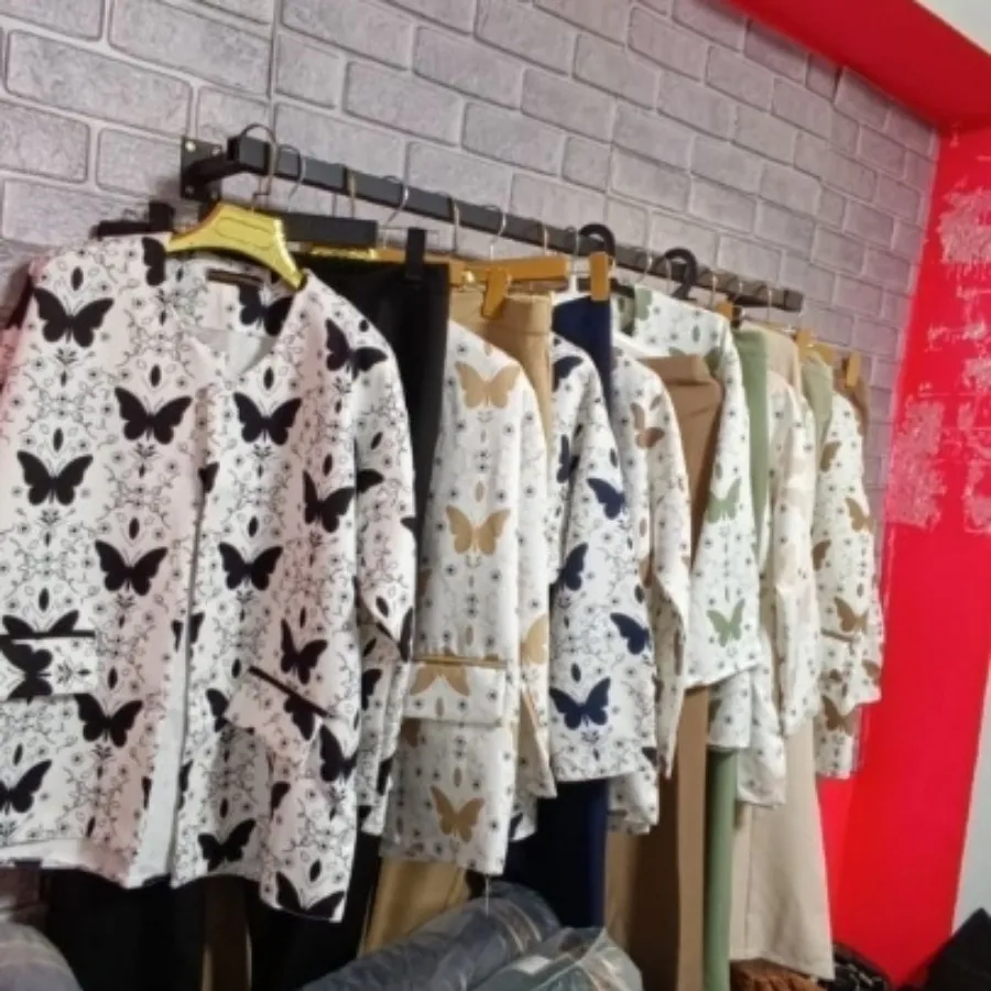 کت وشلوار پروانه