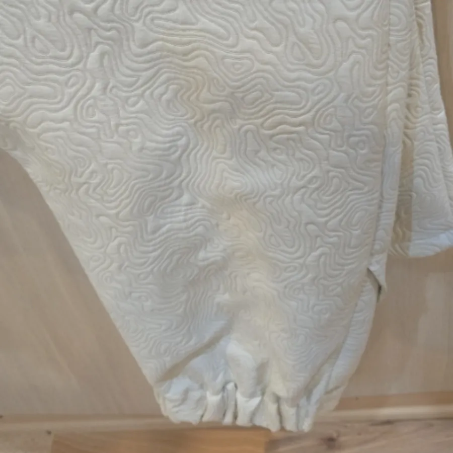 کت وشلوار شیری رنگ