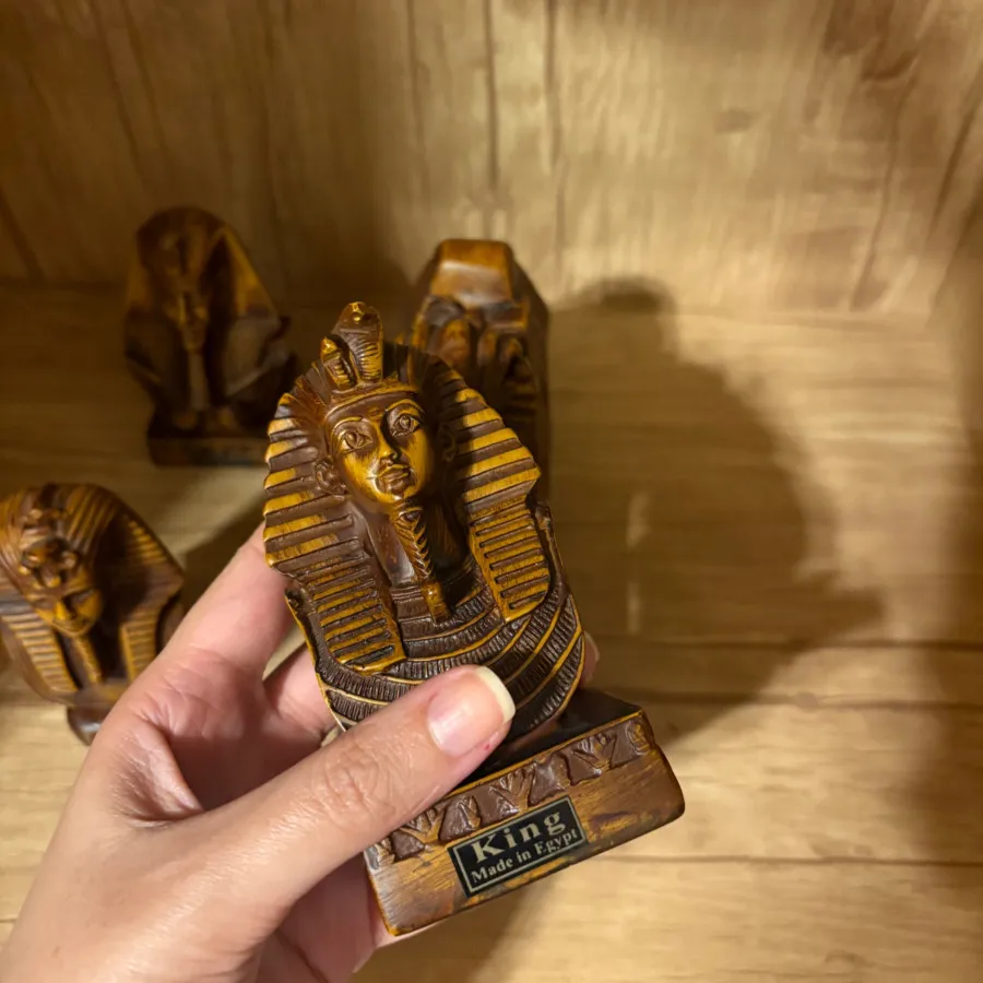 مجسمه چوب خراطی شده