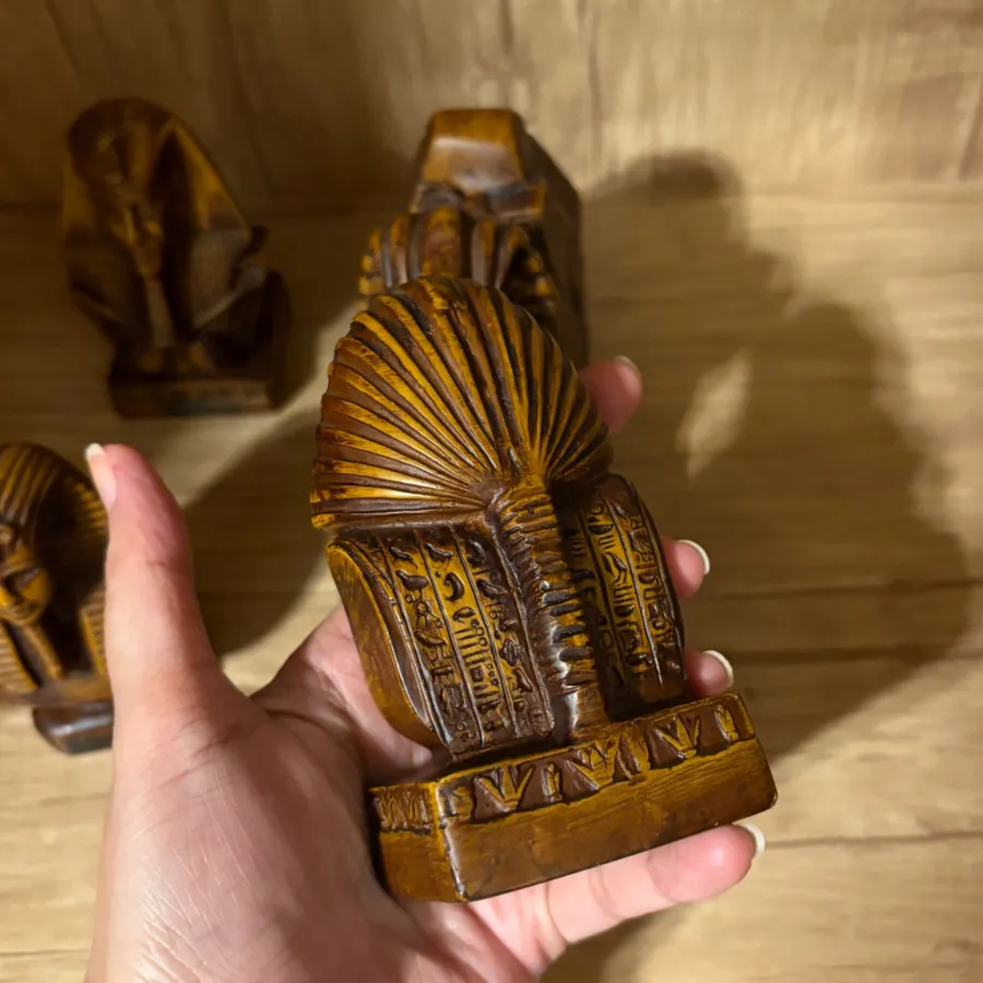 مجسمه چوب خراطی شده