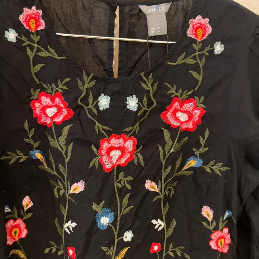 پیراهن نخی گلدوزی