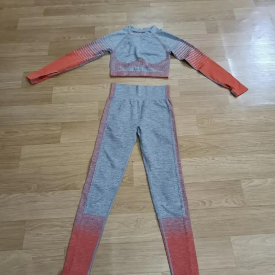 ست کراپ و شلوار ورزشی