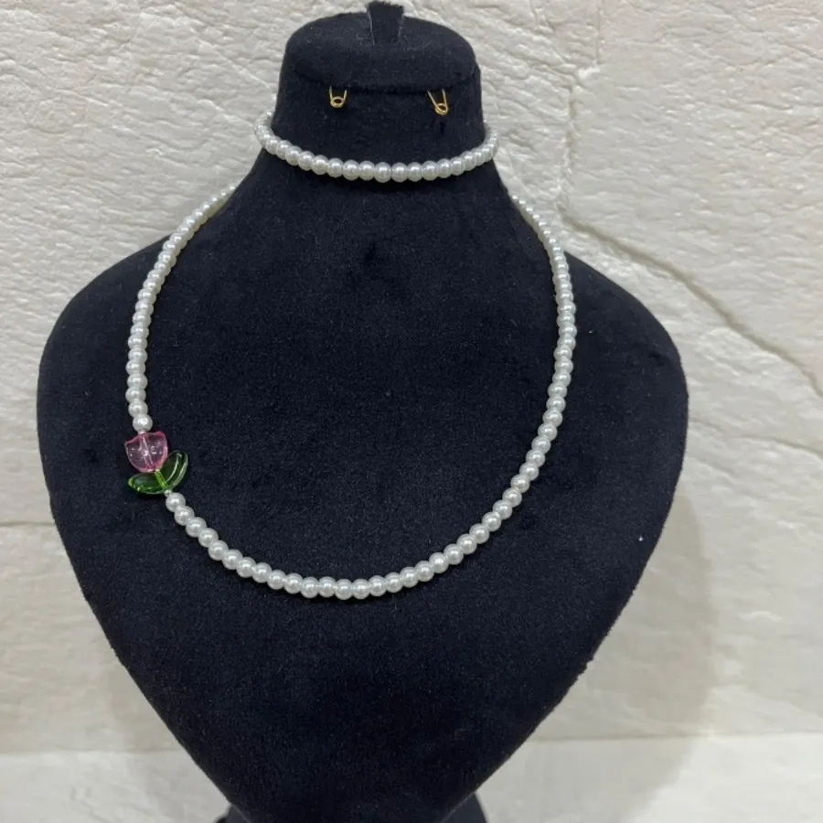 گردنبند ودستبند