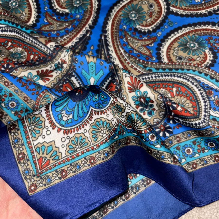 روسری ابریشم آبی کاربنی