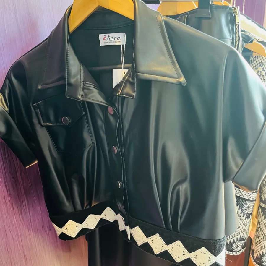 کراپ کت چرم