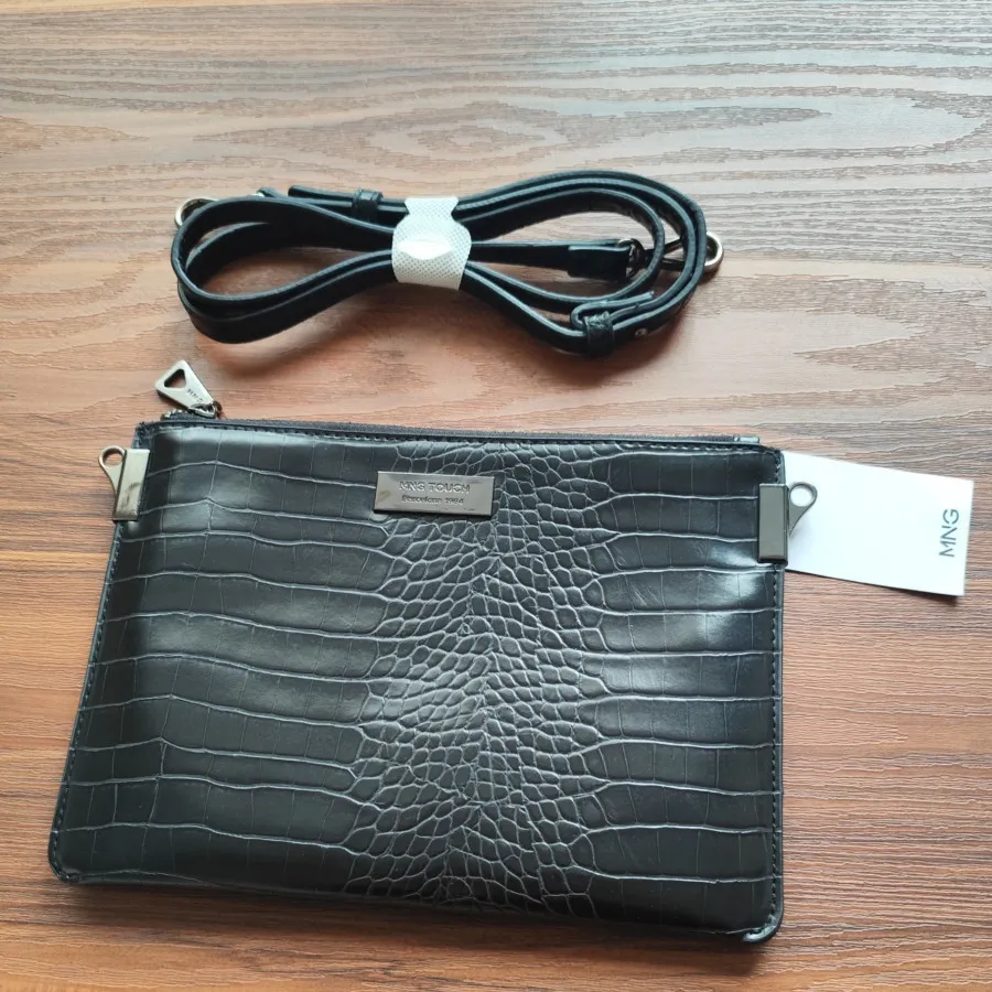 کیف چرم منگو مشکی