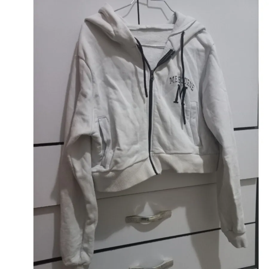 سوییشرت کوتاه کلاهدار گرم