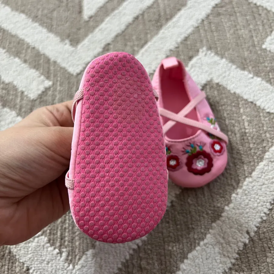 پاپوش ناز نوزادی