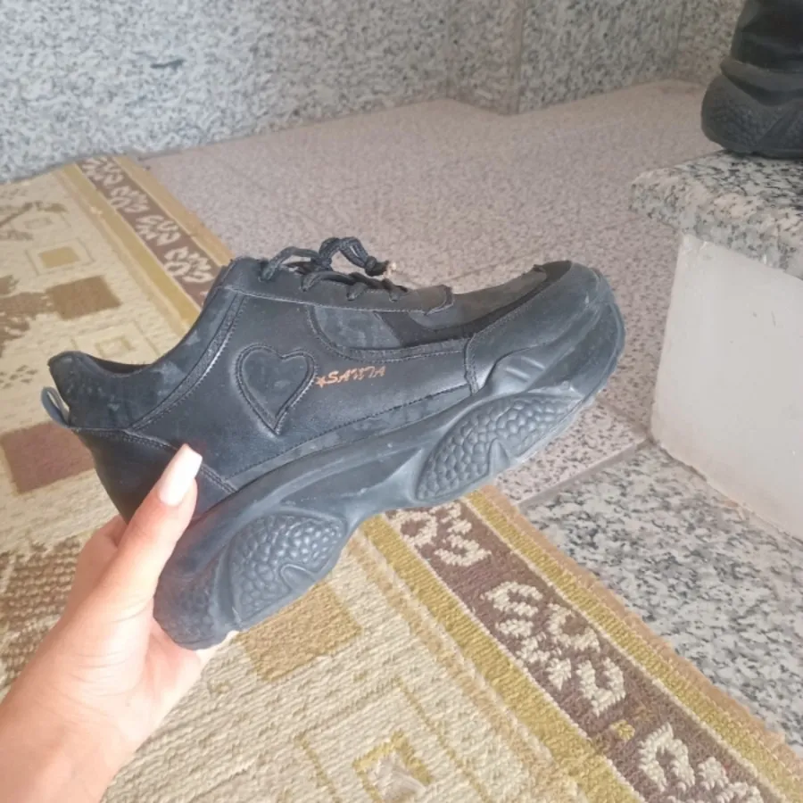 کتونی مشکی عروسکی