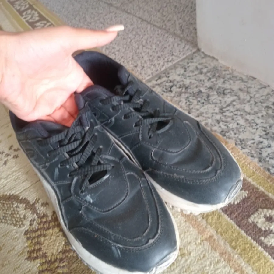 کتونی سفید مشکی