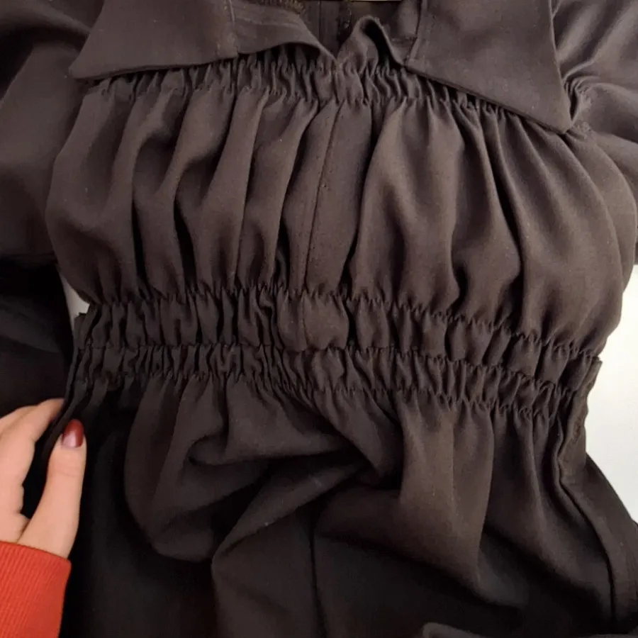 مانتو مشکی دخترانه اندامی