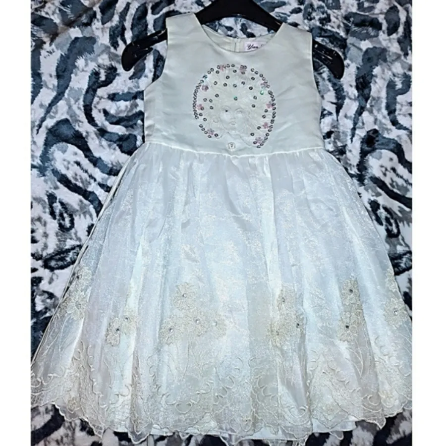 پیراهن بچگانه